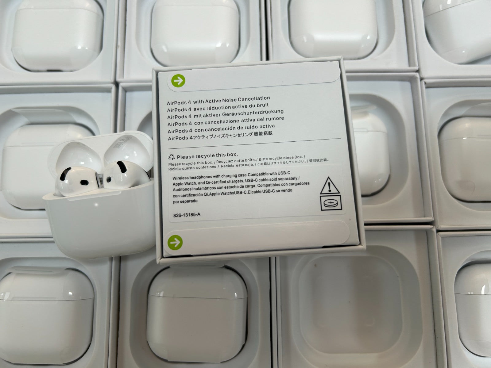 Apple AirPods 4 con Cancellazione Attiva del Rumore – Ricondizionate a Nuovo con Confezione Originale
