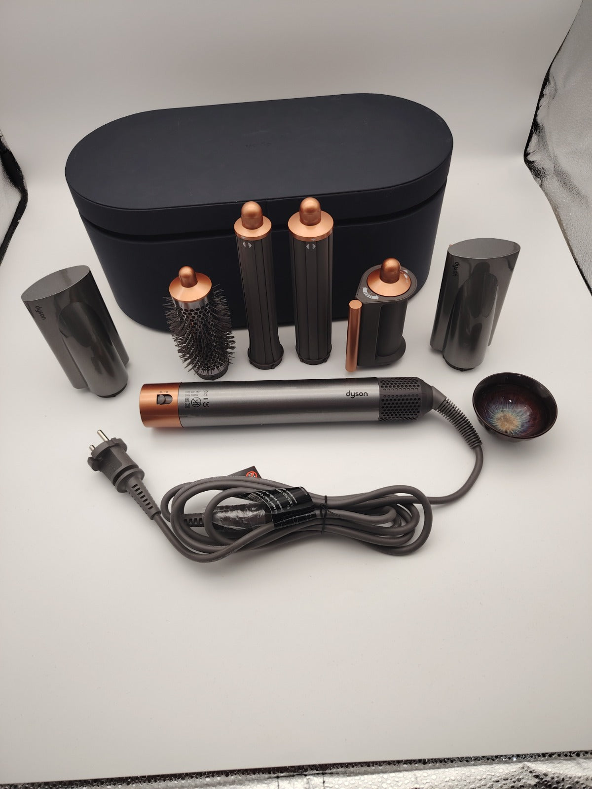 Dyson Airwrap Complete Long HS05 – Ricondizionato a Nuovo con Confezione Originale e Accessori (7 Colori)