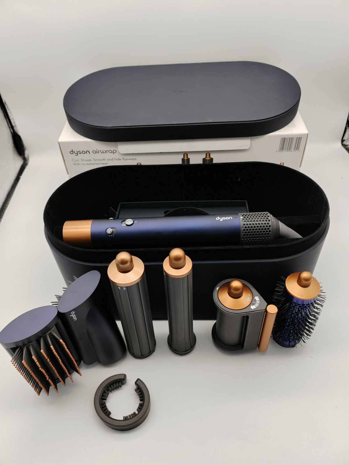Dyson Airwrap Complete Long HS05 – Ricondizionato a Nuovo con Confezione Originale e Accessori (7 Colori)