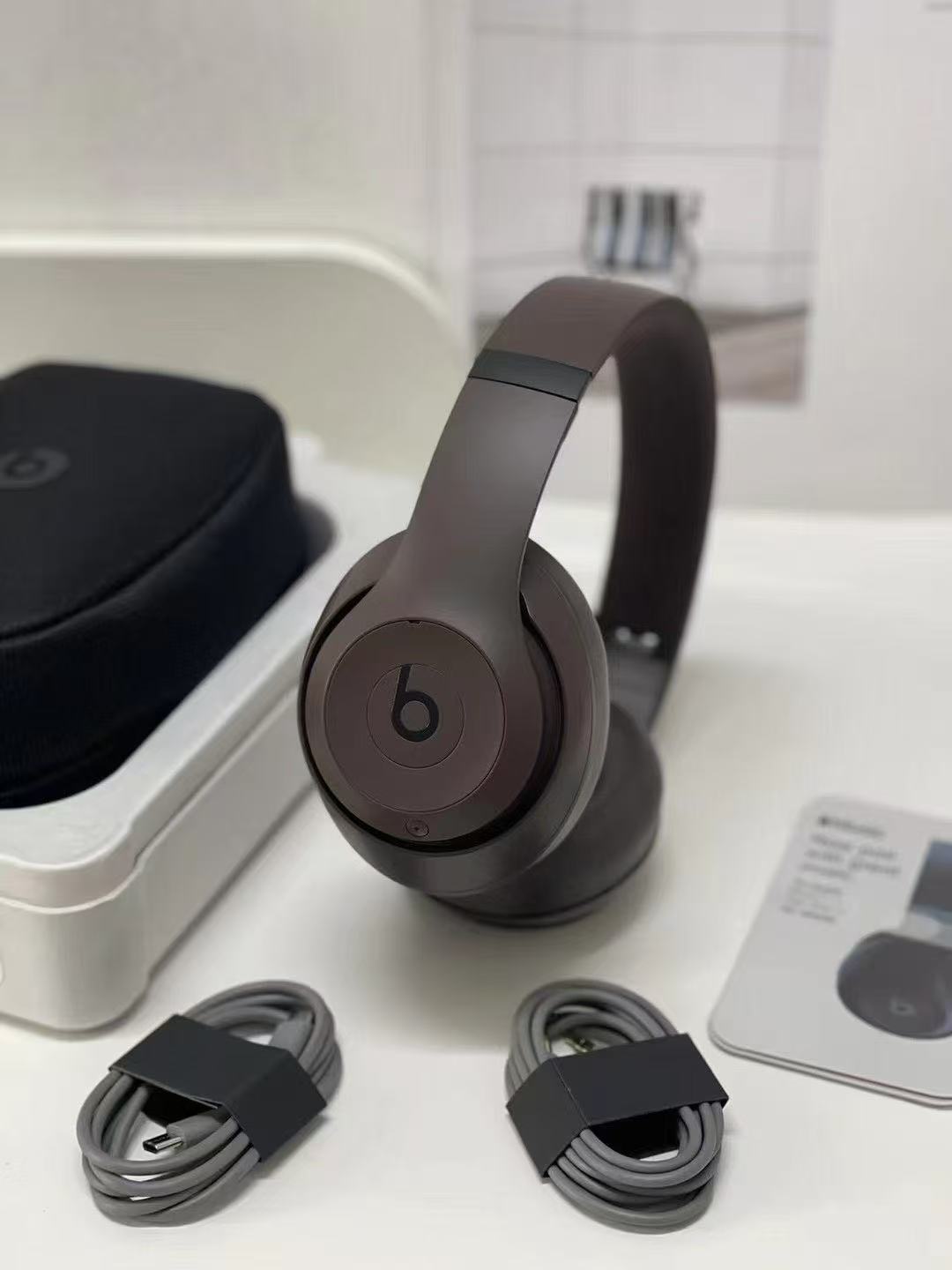 Beats Studio Pro – Cuffie Wireless Ricondizionate a Nuovo con Confezione Originale e Accessori (5 Colori)